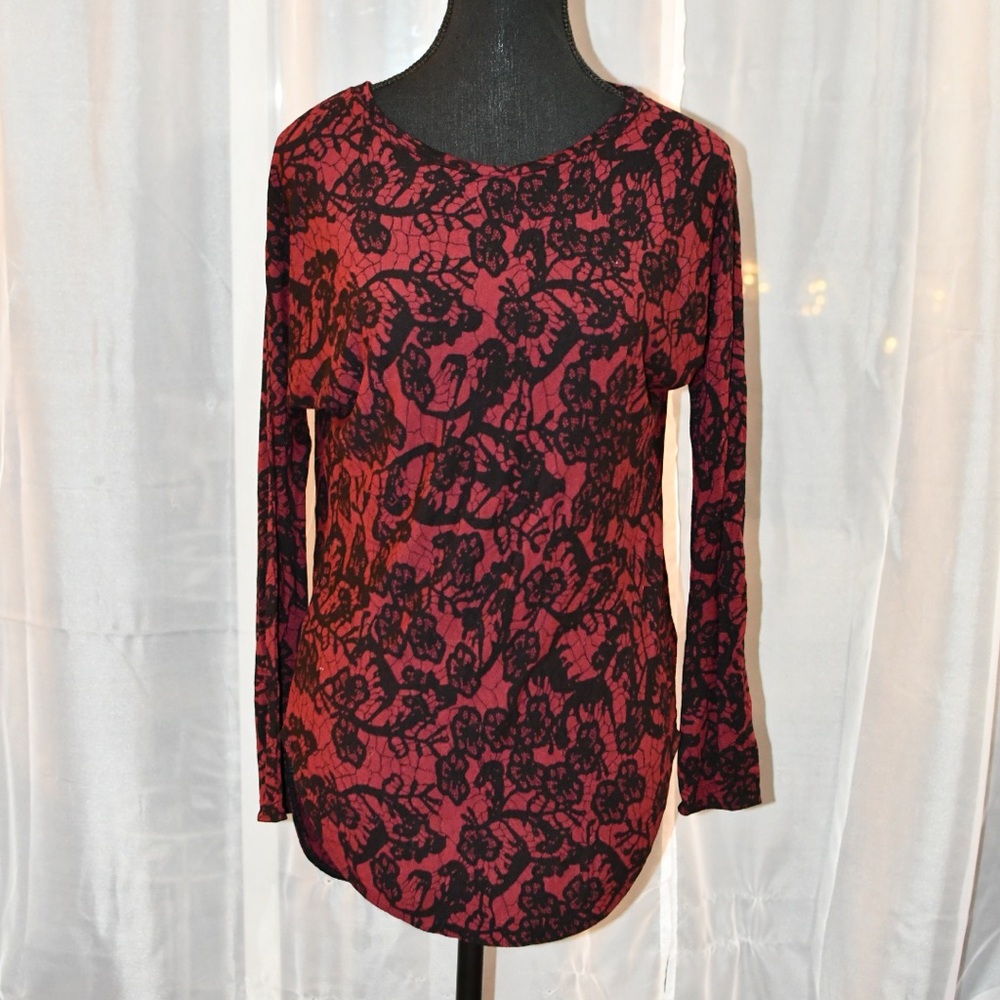 Wilfred Red and Black Lace Pattern Open Back Top Size Medium